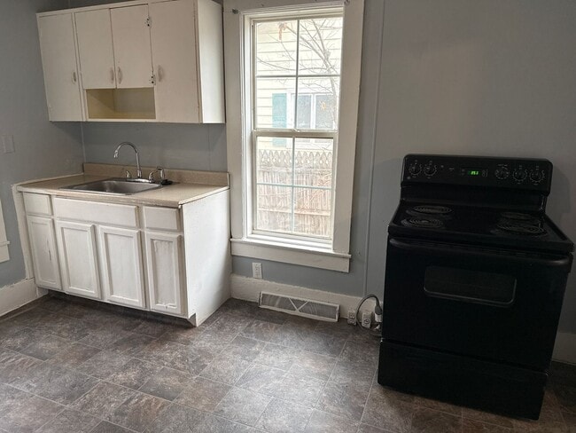 Foto del edificio - 2151 S 16th St