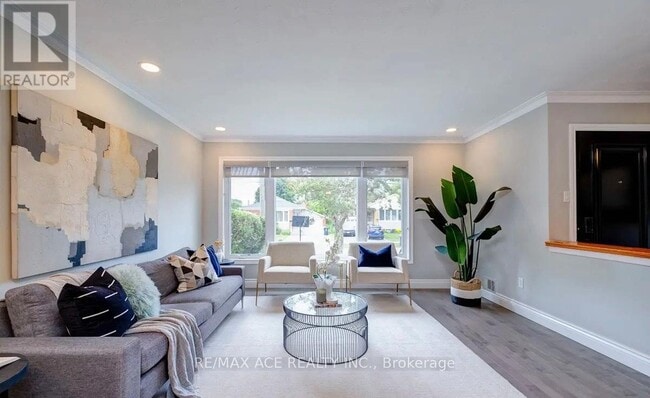 Building Photo - 47 Montvale Dr