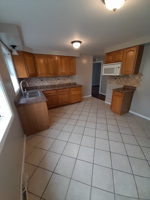 Building Photo - 36 S Bellevue Ave