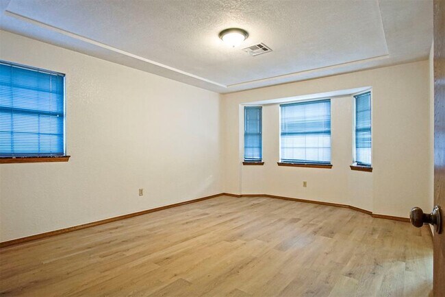 Foto del edificio - 1125 N Patterson Dr