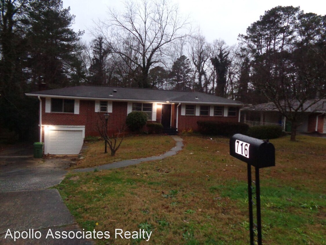 Primary Photo - 3 br, 1.5 bath House - 716 Skipper Drive