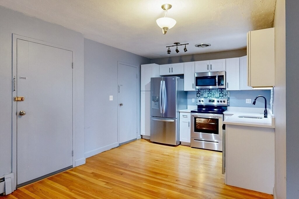 Photo - 1105 Lexington St (Waltham, MA)