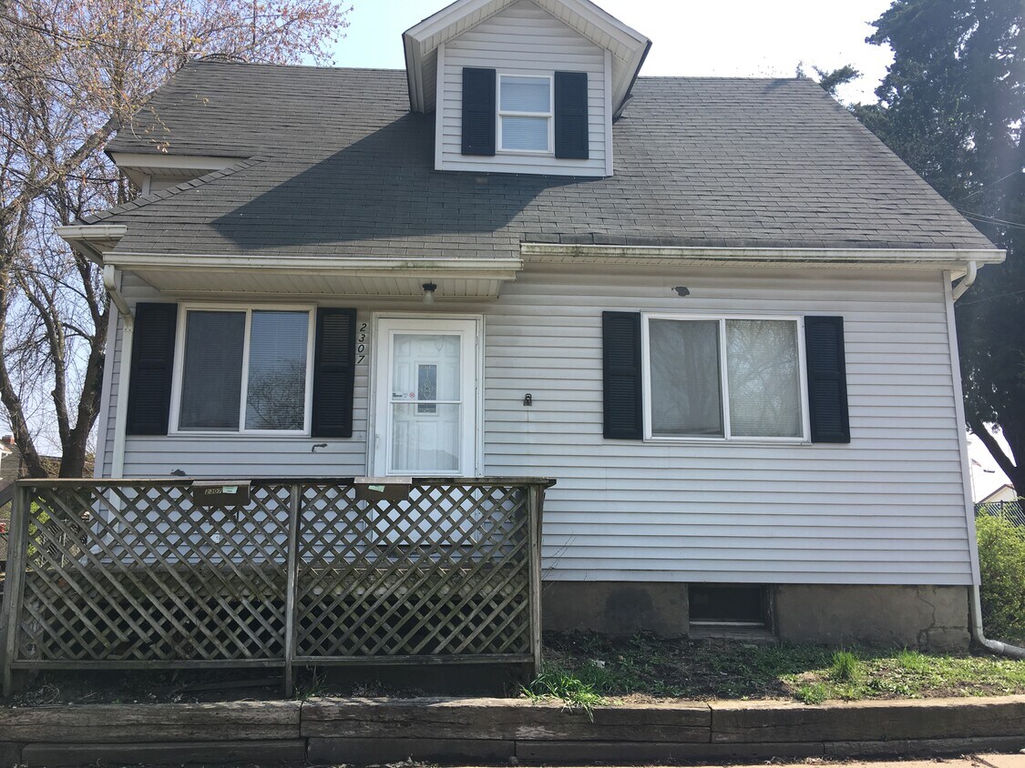 Primary Photo - 2307 Boies Ave