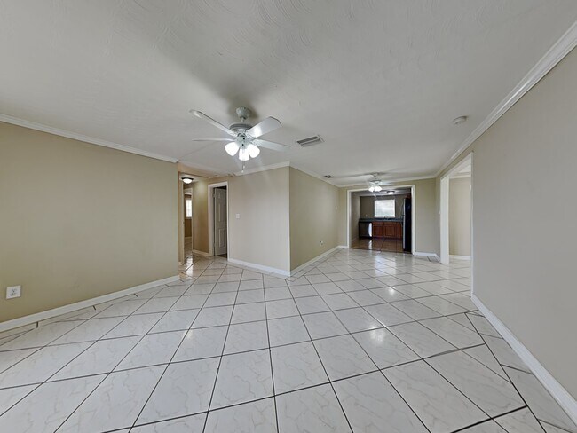 Foto del edificio - 4704 Carlyle Rd