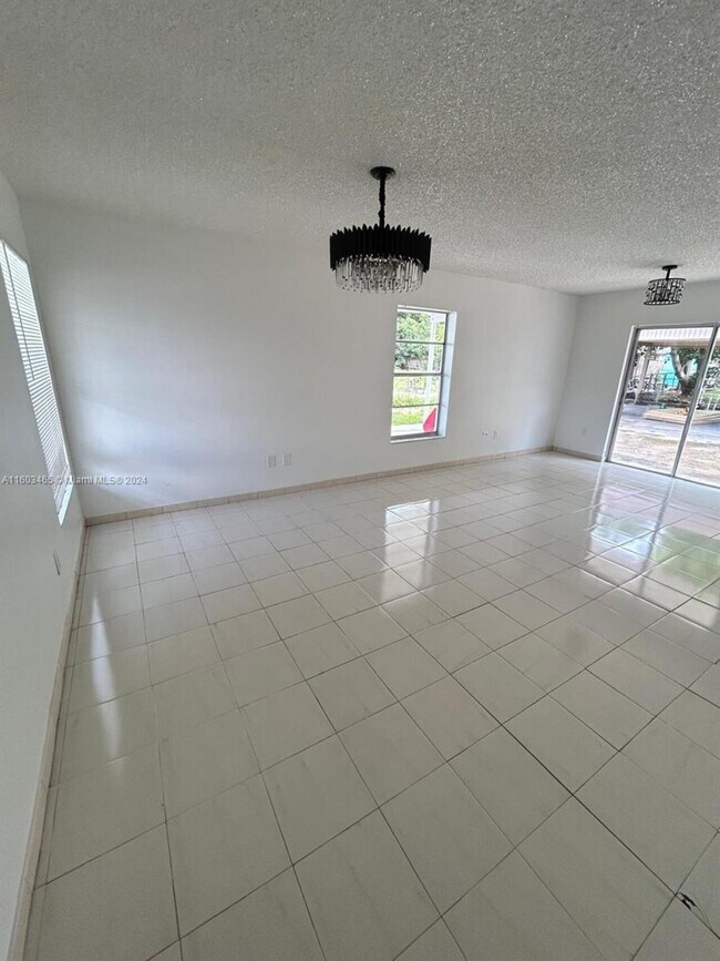 Foto del edificio - 15710 SW 304th St