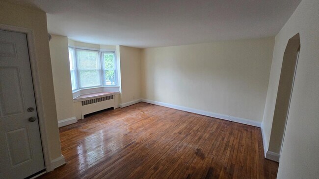 Foto del edificio - 6148 Parkway Dr