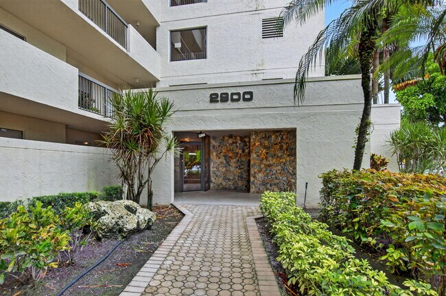 Foto del edificio - 2900 NW 42nd Ave