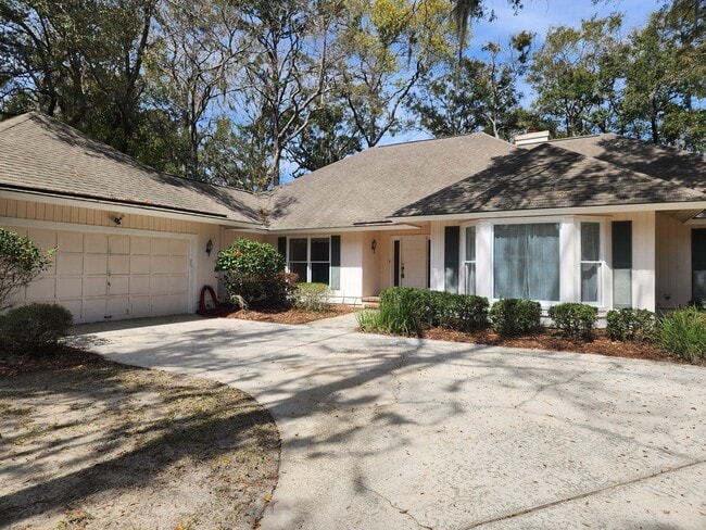 Building Photo - **AVAILABLE IN JUNE ** Landings Executive 3 Bedroom home