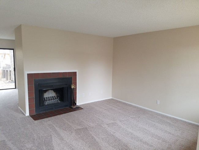 Building Photo - 11662 Community Center Dr