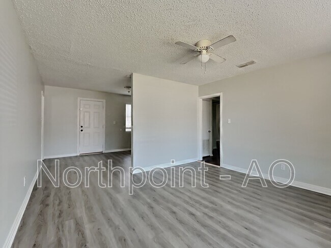 Building Photo - 10453 Biscayne Blvd