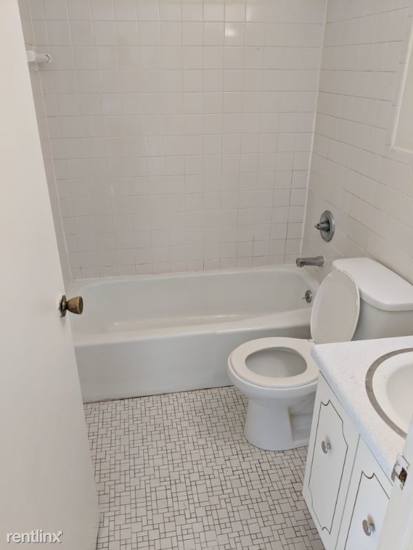 Building Photo - 1 br, 1 bath Apartment - 860 Park Ave