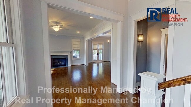Foto del edificio - Exquisite Executive Home in Autumn Hall