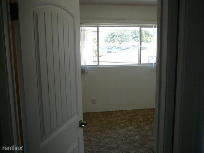 Building Photo - 1 br, 1 bath Apartment - 3068 Luna Dr
