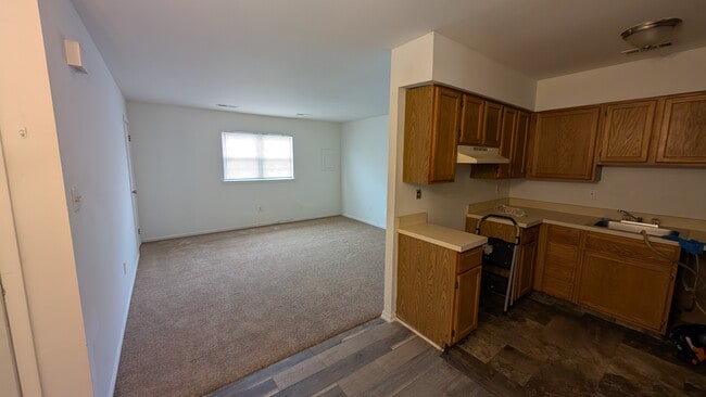 Building Photo - 3402 Stanwood St