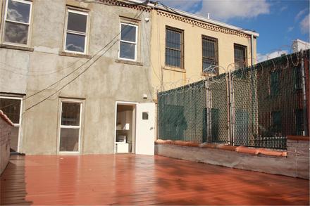 Outdoor Patio - 354 E 116th St