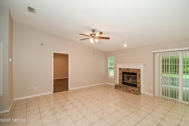 Foto del edificio - 1588 Shearwater Dr