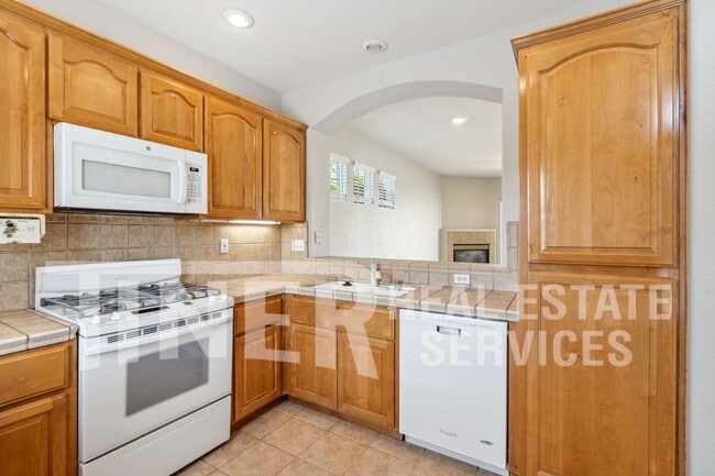 Building Photo - 420 Marsalla Dr