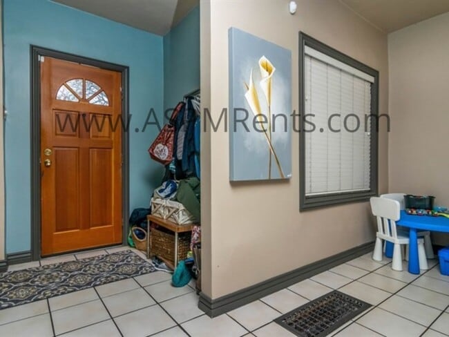 Building Photo - 815 S 700 E