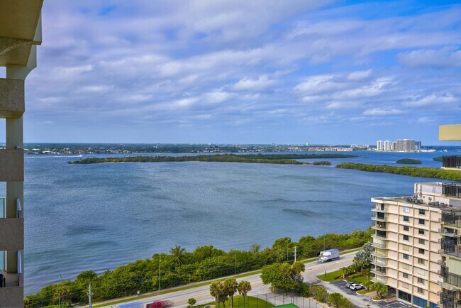 Building Photo - 5440 N Ocean Dr