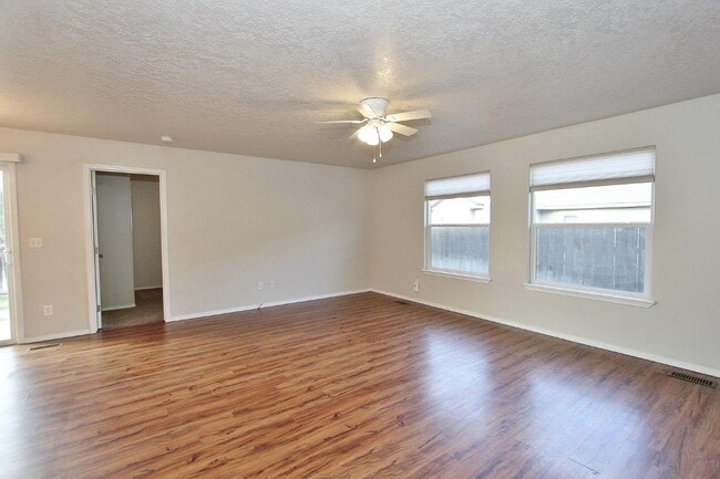 Building Photo - 3240 W Wave Dr