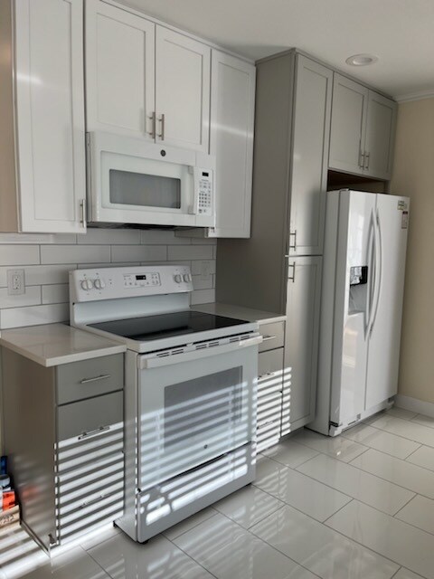 Foto del edificio - 10894 E Wesley Ave