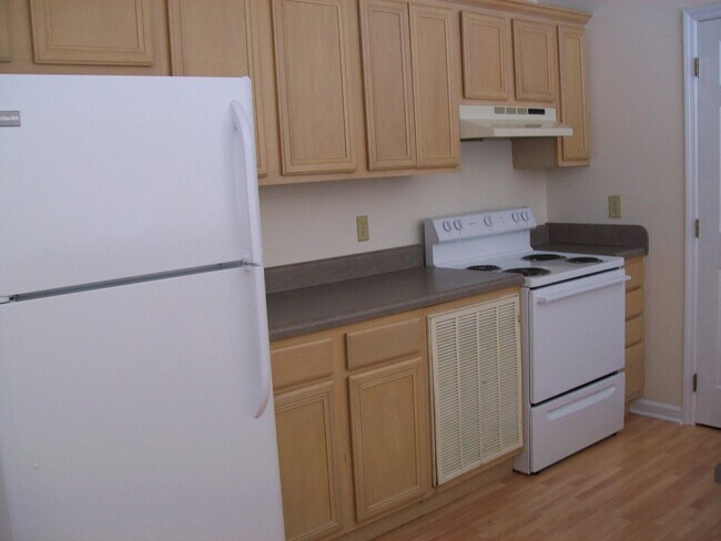 Foto del edificio - 3680 Snapps Ferry Rd