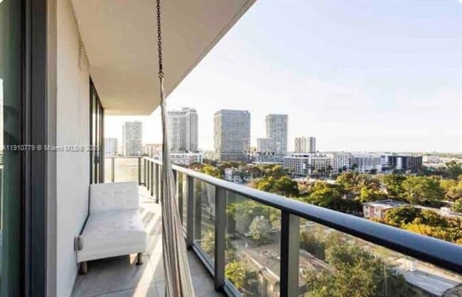 Foto del edificio - 501 NE 31st St