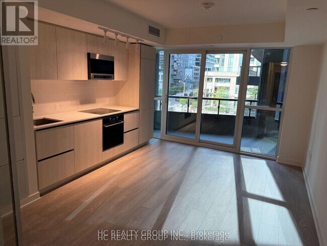 Photo du bâtiment - 110 Broadway Ave