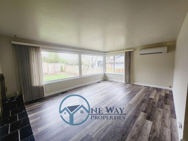 Foto del edificio - 4624 Grandview Dr W