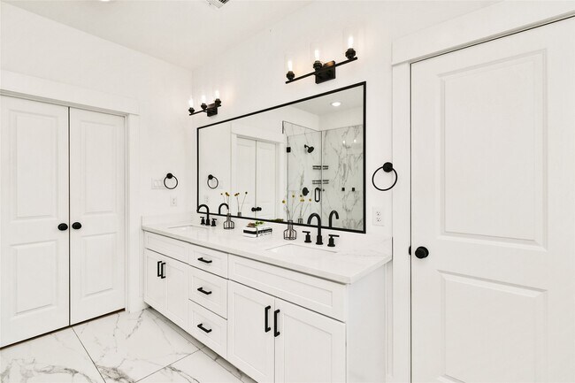 Foto del edificio - 208 N York St