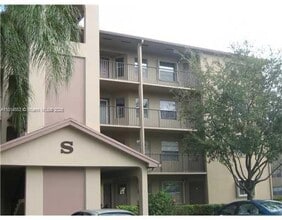 Building Photo - 1351 SW 125th Ave