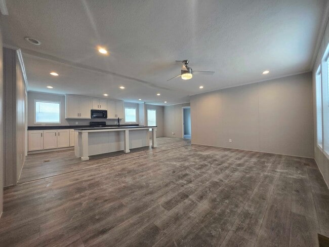 Building Photo - 29638 Danbury Ct