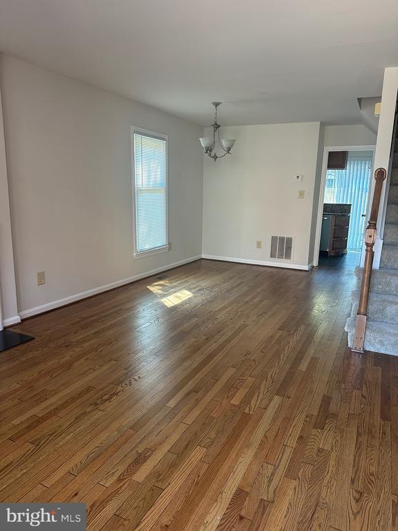 Building Photo - 560 Colecroft Ct