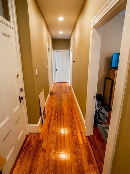 Foto del edificio - 30 Spring Park Ave