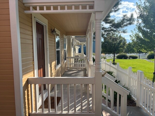 front porch - 7611 Menagerie Ln
