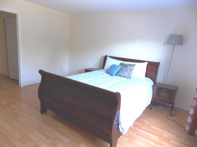Foto del edificio - 2215 S Huron Pkwy