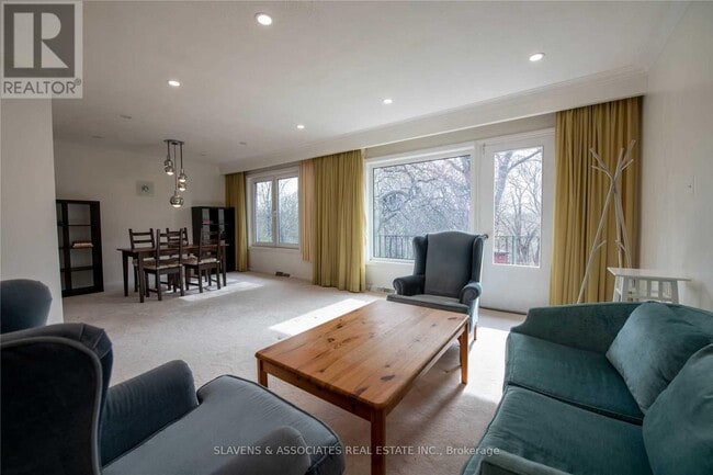 Building Photo - 28 Esther Lorrie Dr