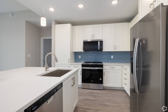 Building Photo - Imperial Crossing Luxury Apartment Homes