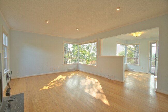 Foto del edificio - 4507 45th Ave SW