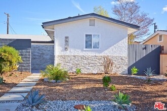 Building Photo - 9616 Gerald Ave