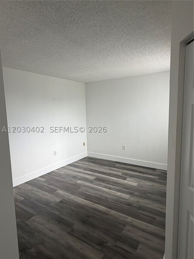 Building Photo - 675 NW 85th Ct