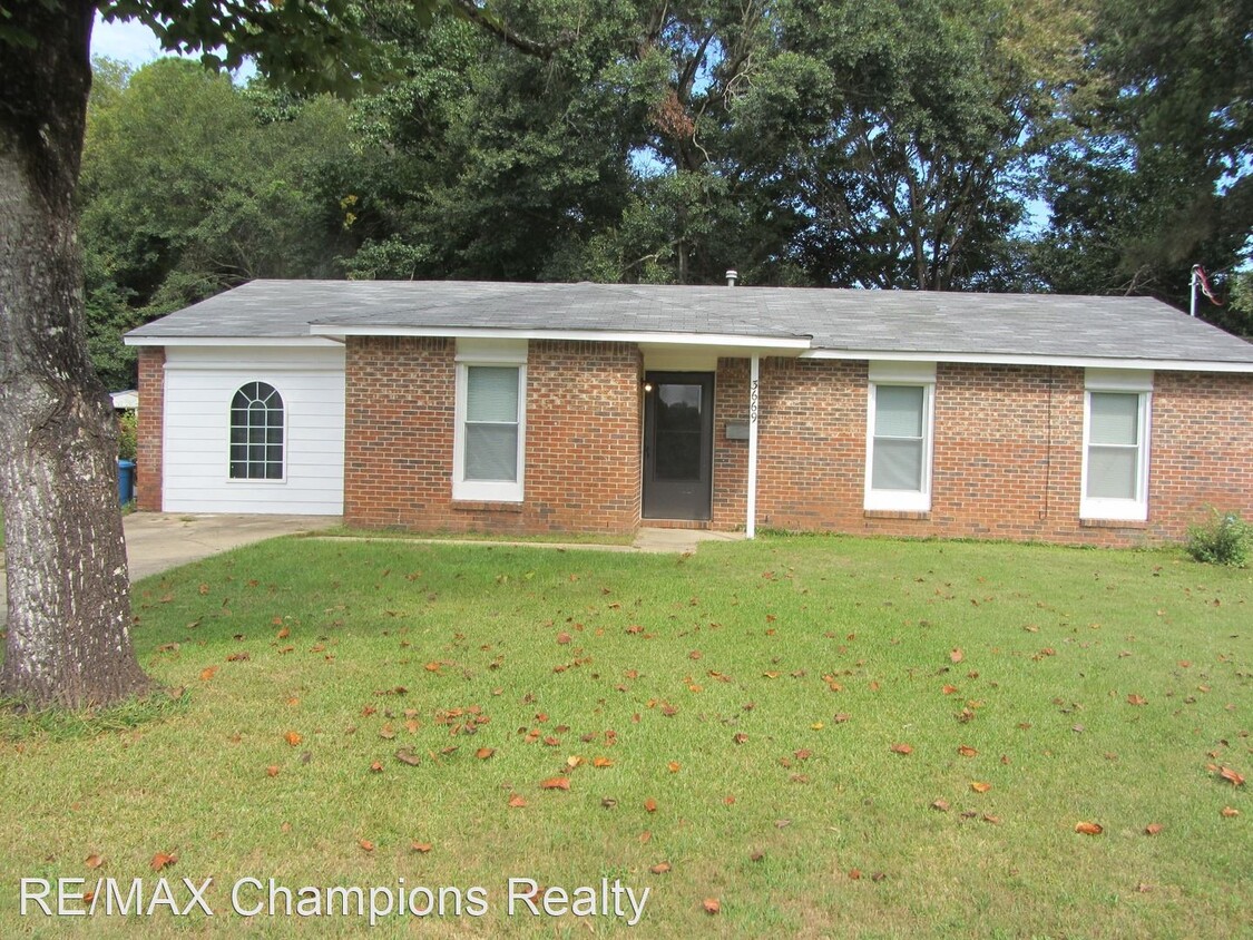 Primary Photo - 3 br, 1 bath House - 3669 Surrey Ln