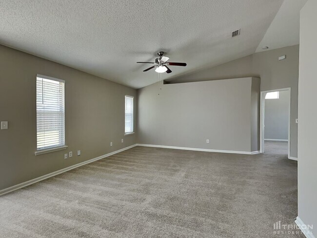 Foto del edificio - 298 Fawnridge Ln