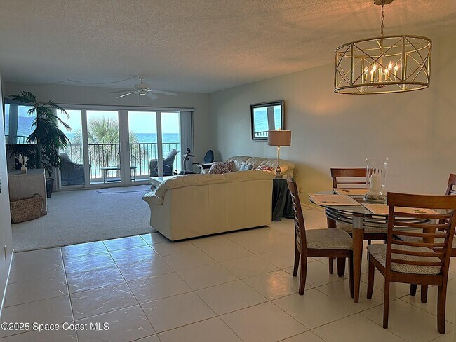 Building Photo - 995 N Hwy A1A