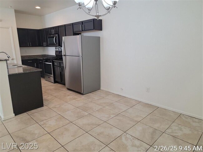 Foto del edificio - LOCATED JUST MINUTES FROM NELLIS AFB IN GU...