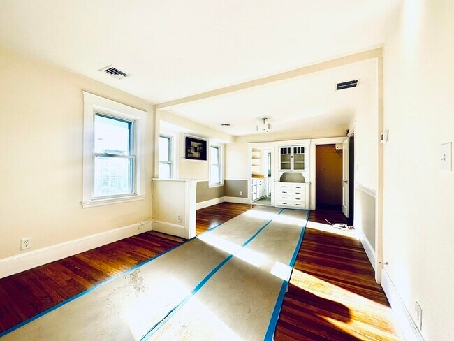 Building Photo - 15 St Clements Rd
