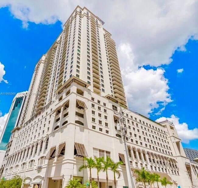 Foto del edificio - 999 SW 1st Ave