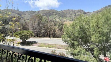 Building Photo - 1488 Palisades Dr