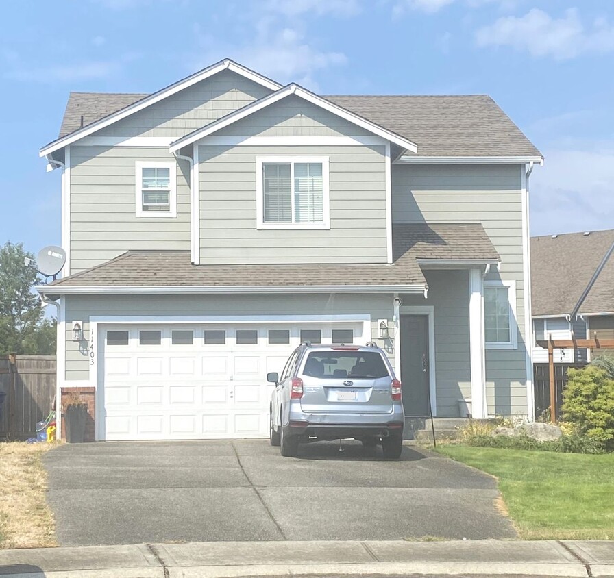 Foto principal - Stunning 3 bd, 2.5 bath house in Puyallup ...