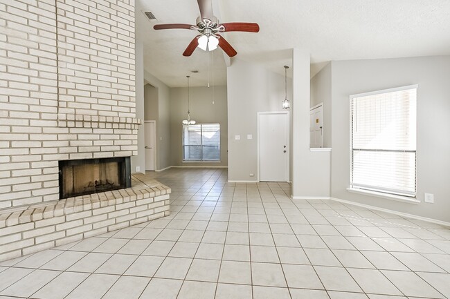 Foto del edificio - 3009 Walnut Springs Dr